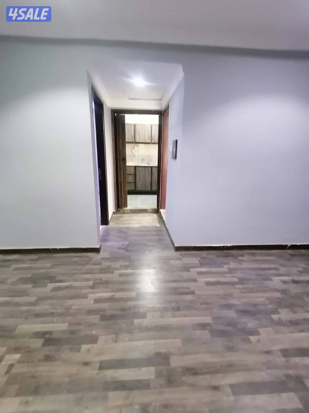 شقةللايجارغرفةصالة حمام مطبخ تشطيب جديد مصافط متوفرة على الخدمات متوفر2