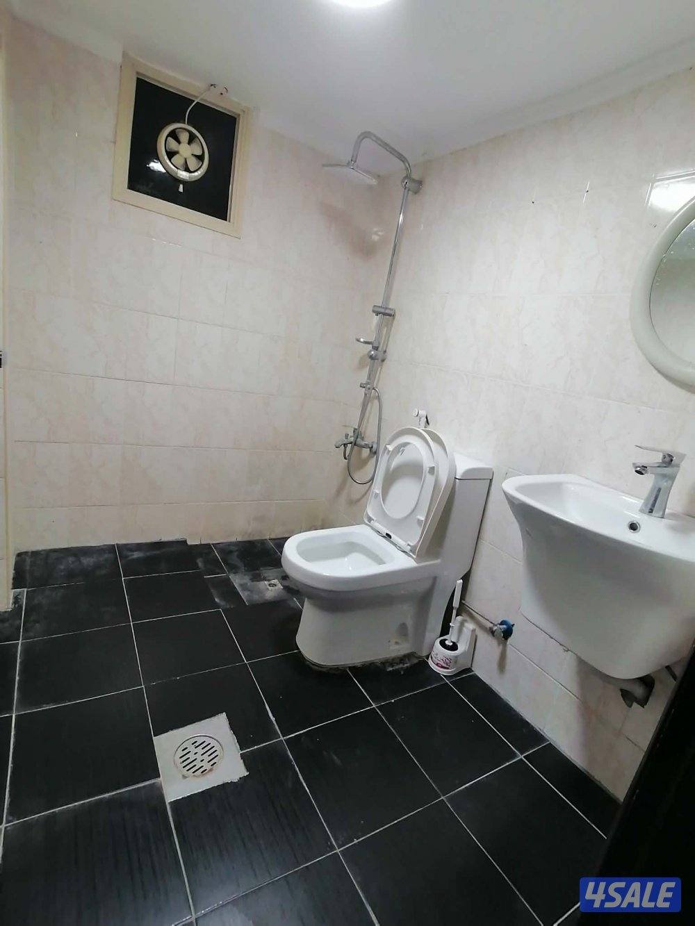 شقةللايجارغرفةصالة حمام مطبخ تشطيب جديد مصافط متوفرة على الخدمات متوفر7