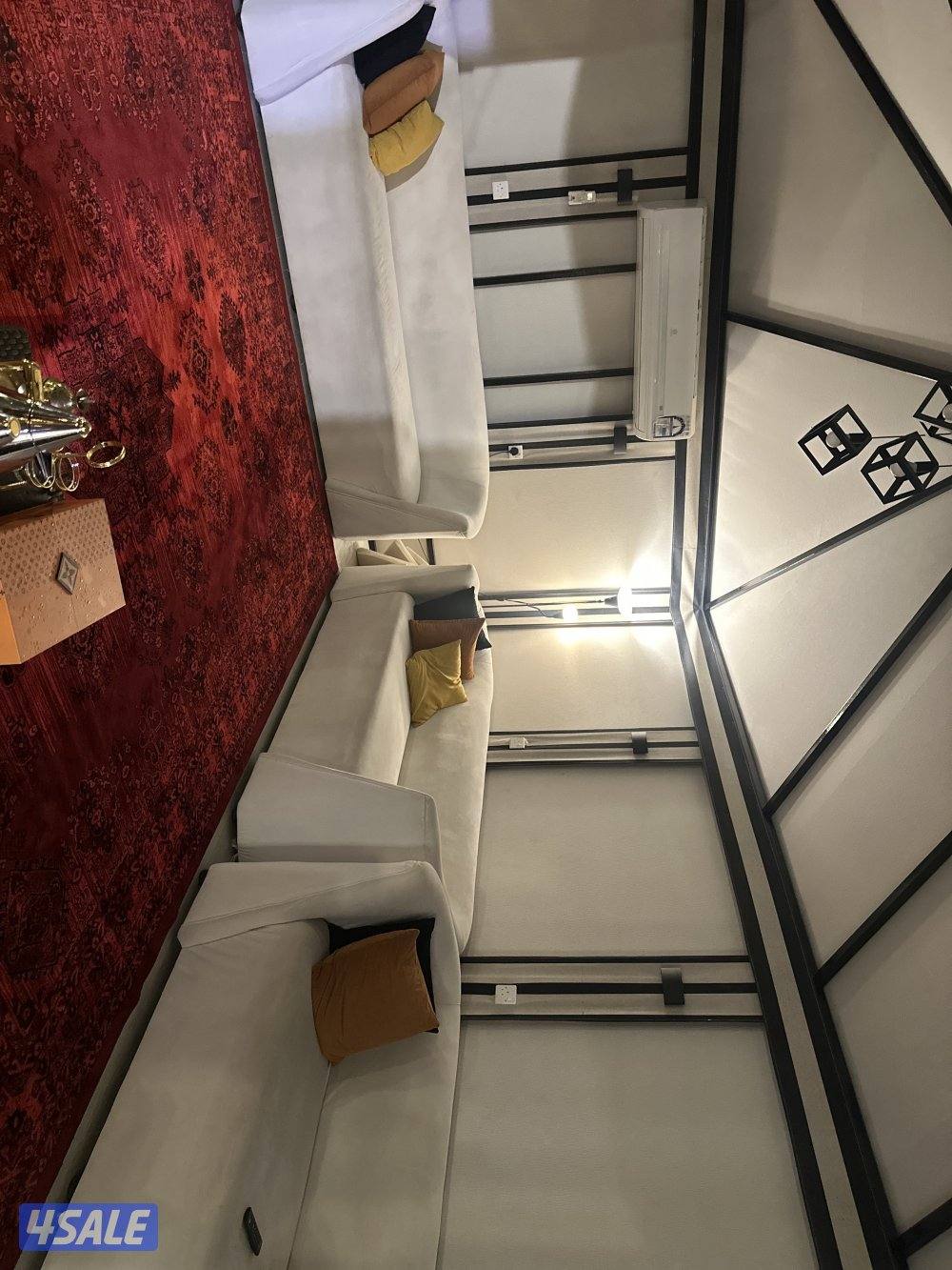 للبيع الخيمه و المكيف والغنفات والزوليه حجمها اربعه ب سته3