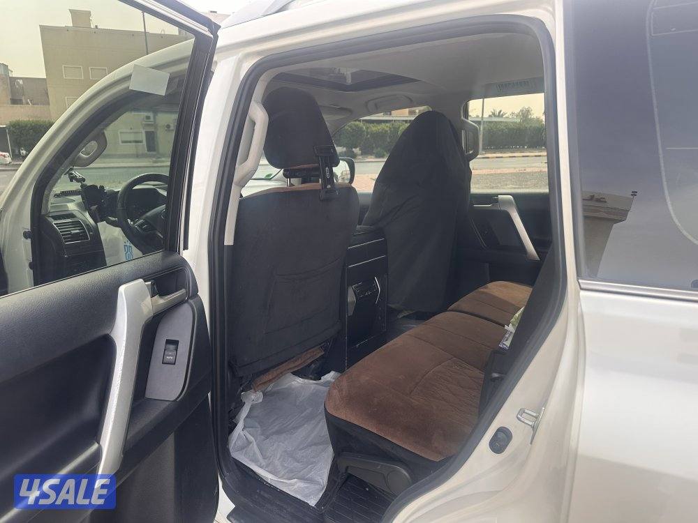 تويوتا برادو VX موديل 2020 وارد الساير  تُعتبر الفئة الأعلى8