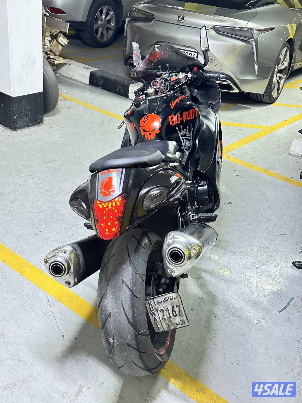 للبيع هايبوسه لون اسود ملكي بحاله الوكالة اقزوزات وكاله3