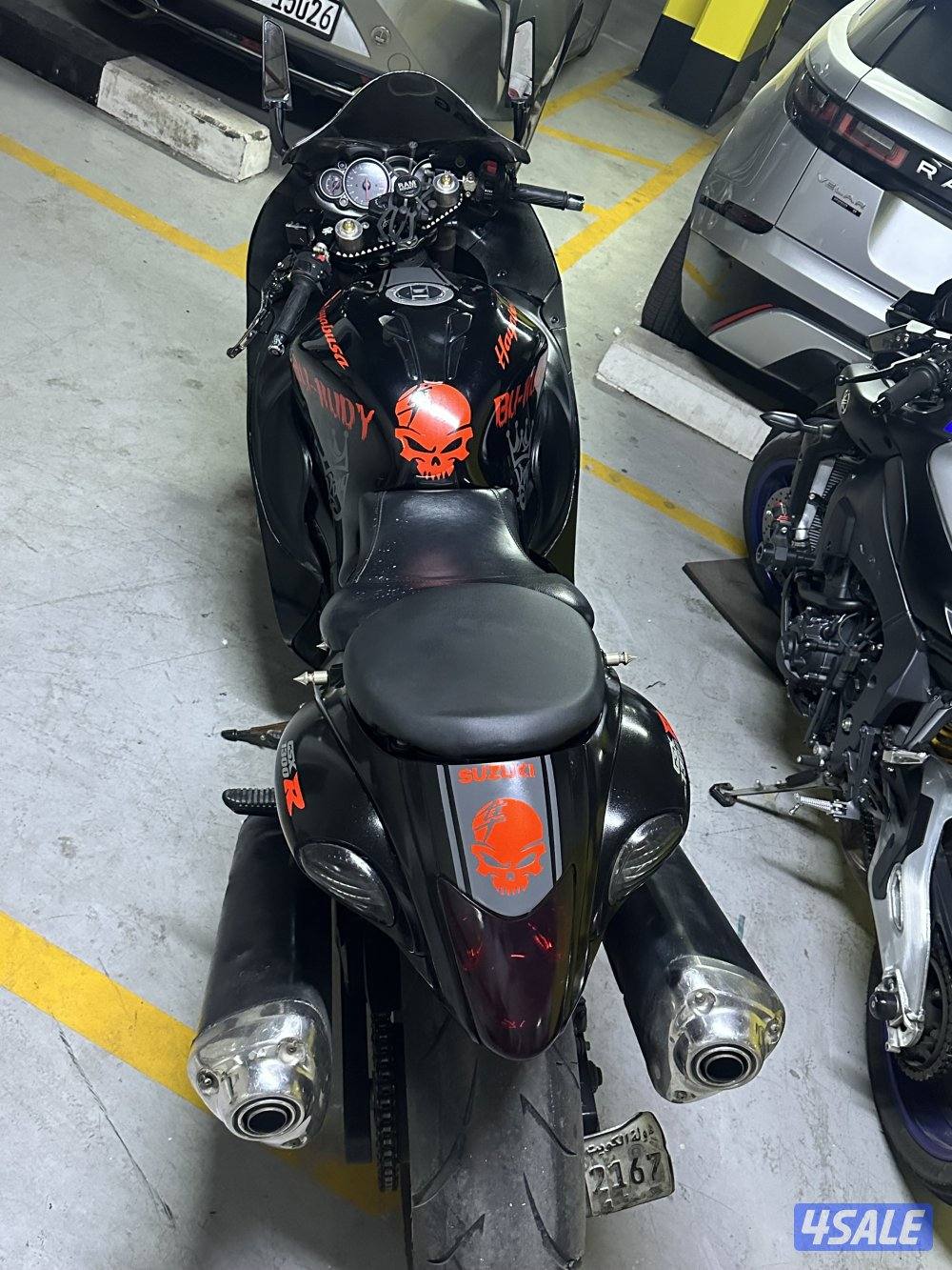 للبيع هايبوسه لون اسود ملكي بحاله الوكالة اقزوزات وكاله8