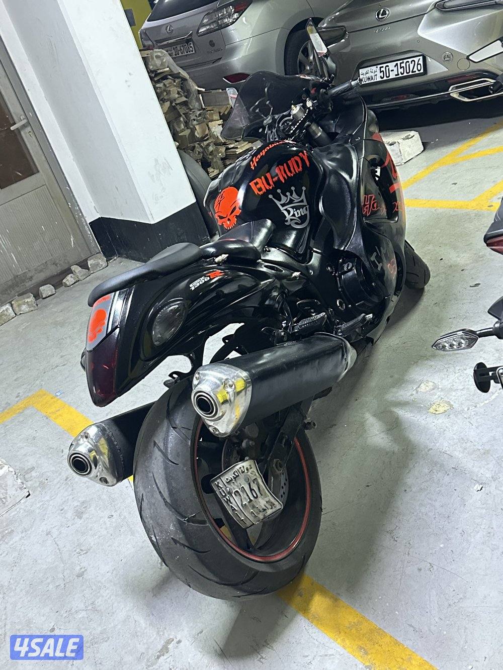 للبيع هايبوسه لون اسود ملكي بحاله الوكالة اقزوزات وكاله9