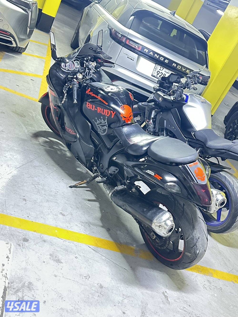 للبيع هايبوسه لون اسود ملكي بحاله الوكالة اقزوزات وكاله10