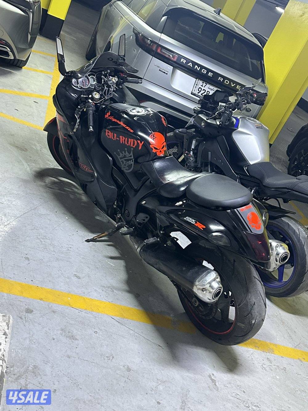 للبيع هايبوسه لون اسود ملكي بحاله الوكالة اقزوزات وكاله11