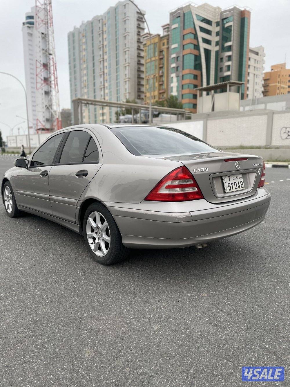 للبيع مرسيدس C1806