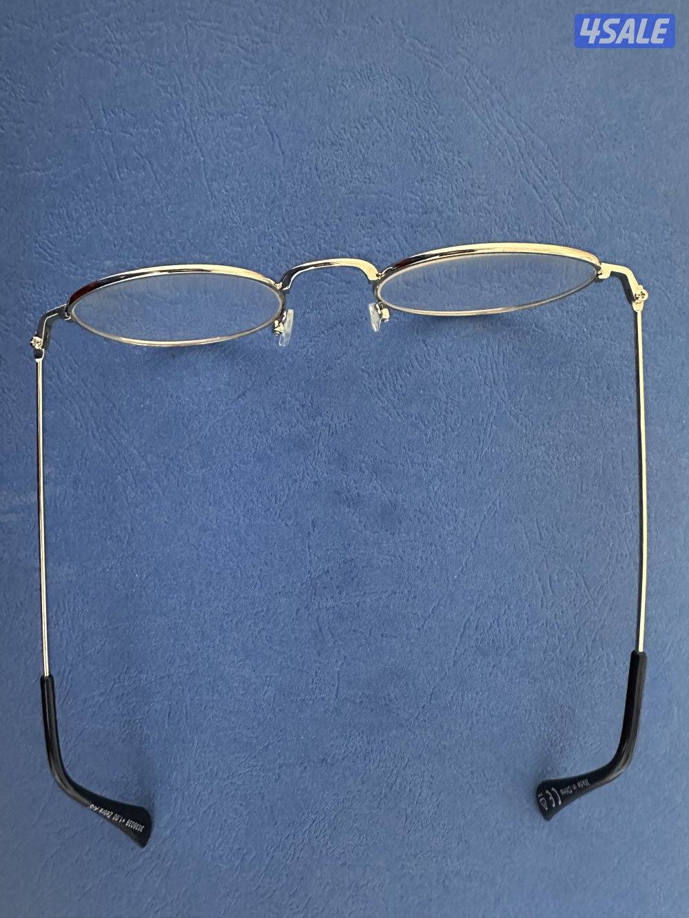 نظارة طبيه تصلح للنساء والرجال إطار ذهبي1