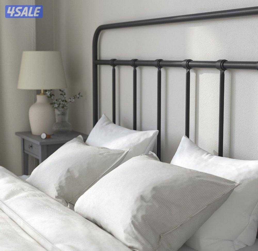 للبيع سرير مع ماترس حديد من ايكيا0