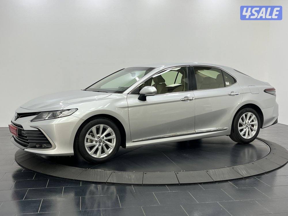 TOYOTA CAMRY GLE 4 CYL MID OPTION0