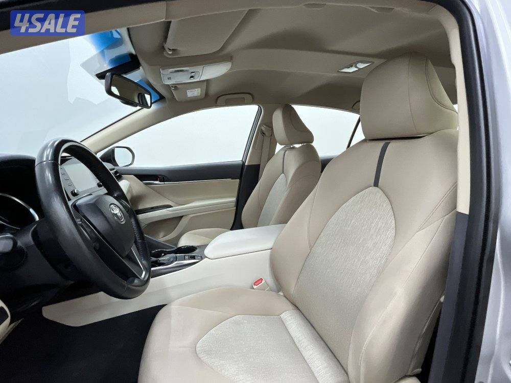 TOYOTA CAMRY GLE 4 CYL MID OPTION5