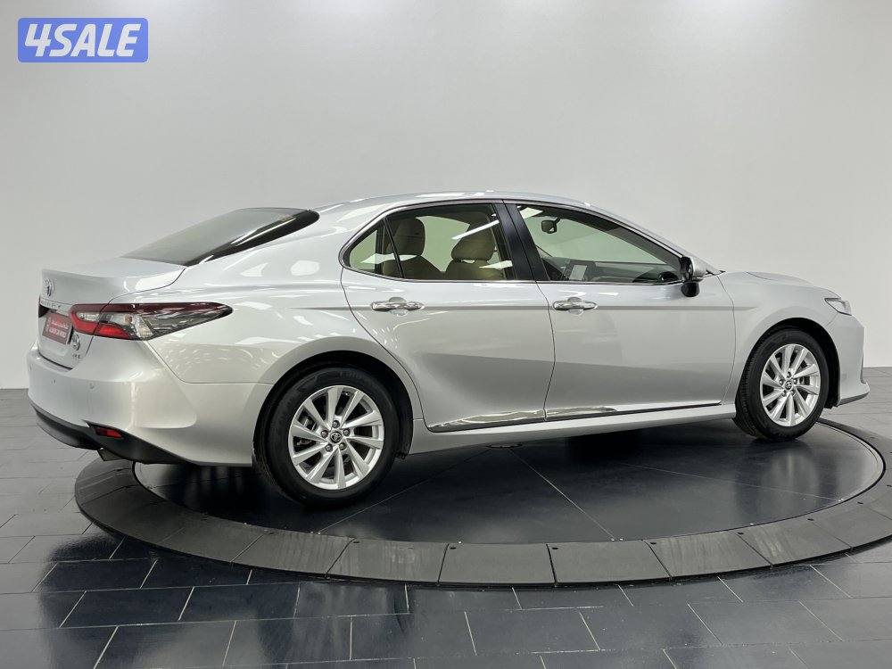 TOYOTA CAMRY GLE 4 CYL MID OPTION14