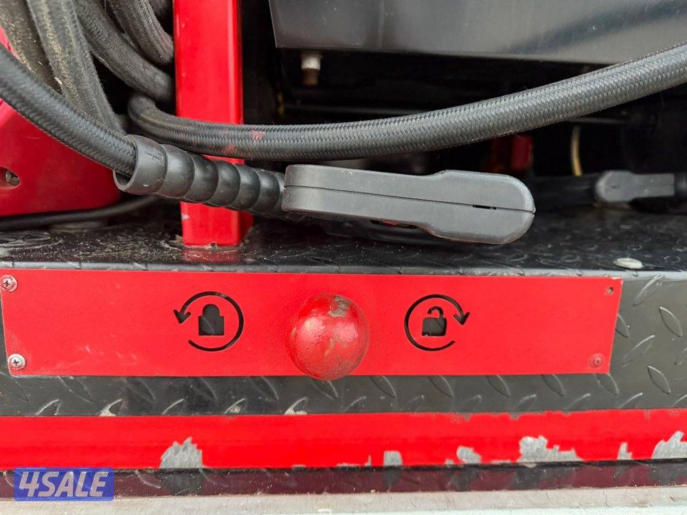 سيارت غسيل مجهزه بأحدث الاجهزه5