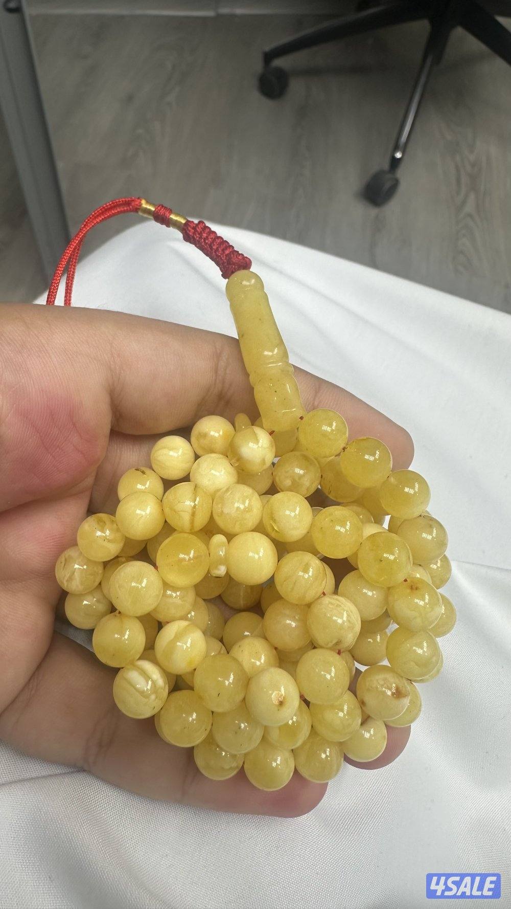 مسابيح كهرب اثنين تعجين على تشخيط خفيف اللهم بارك شي جميل0