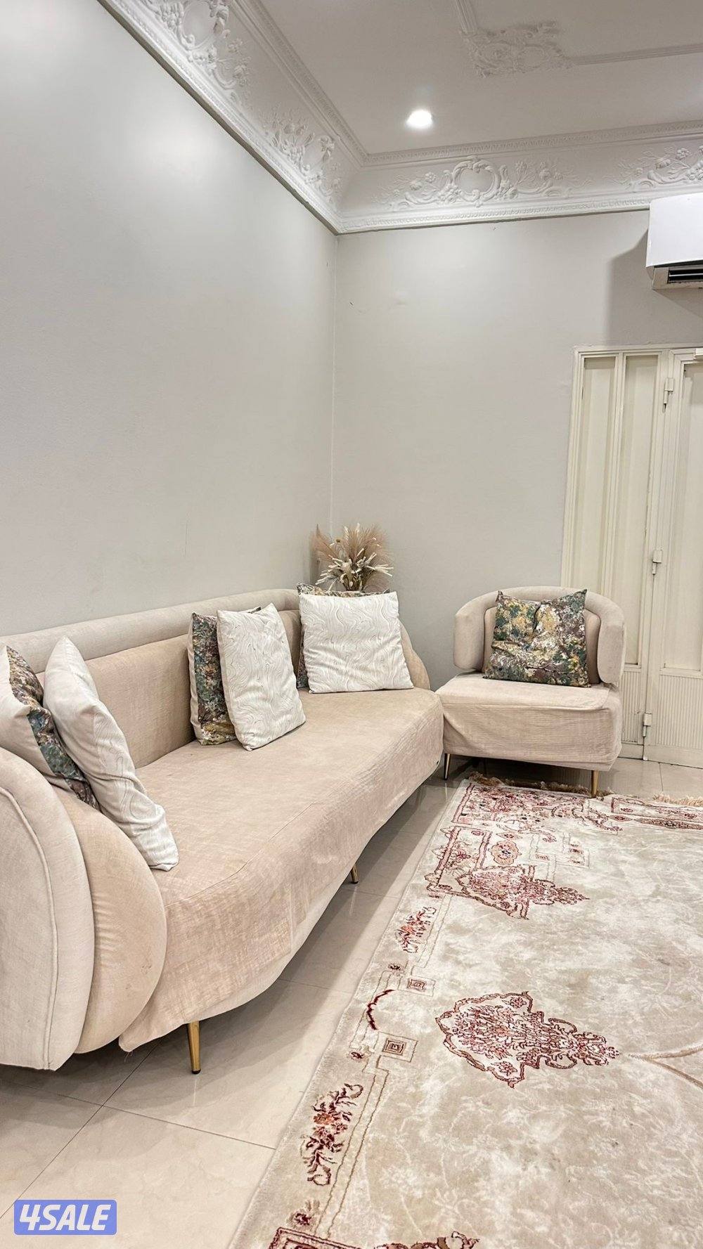 كنب راقي للبيع – نظيف جداً بحالة ممتازة0