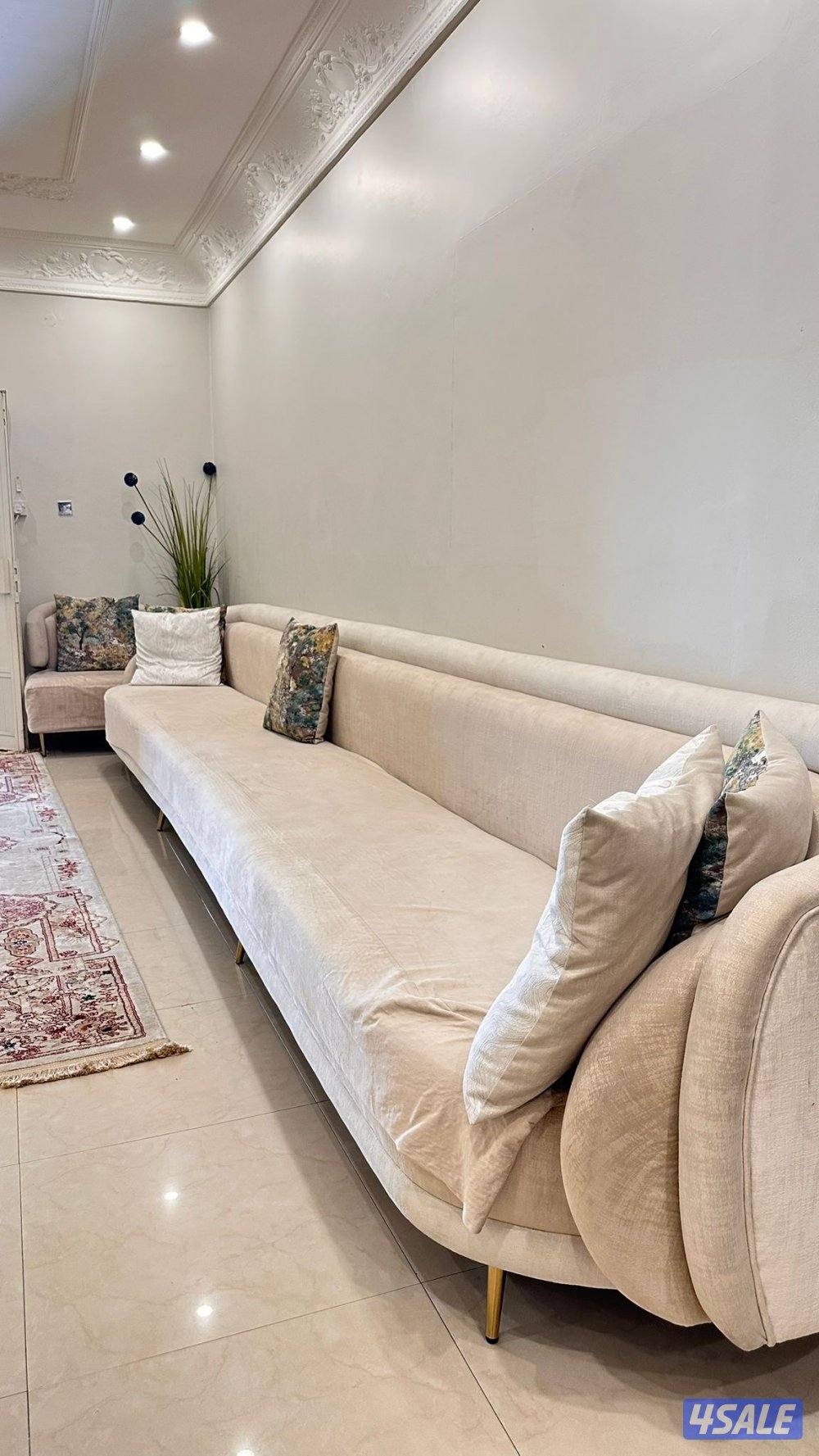 كنب راقي للبيع – نظيف جداً بحالة ممتازة2