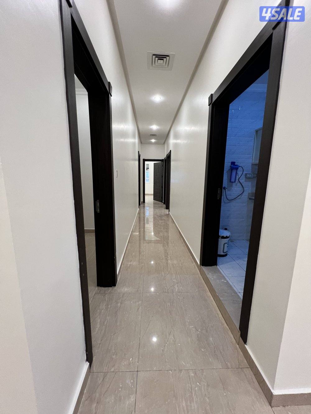 للايجار شقه ممتازه بالقصر قطعه 2 امام النادي 👌2