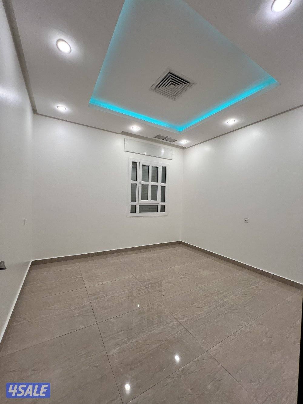 للايجار شقه ممتازه بالقصر قطعه 2 امام النادي 👌5