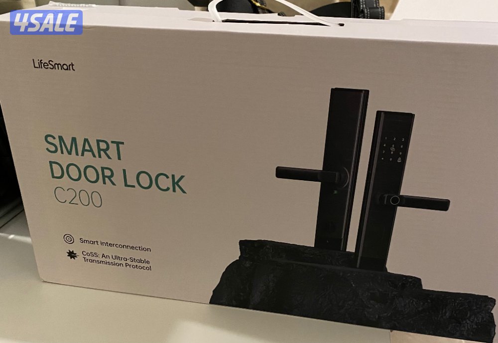 Smart door lock with smart home starter set and indoor camera3