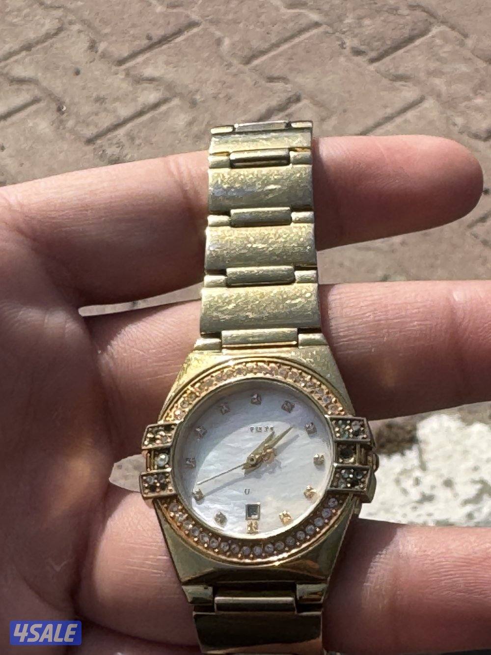 ساعة MV swiss مطلية ذهب 18k والميناء صدف1