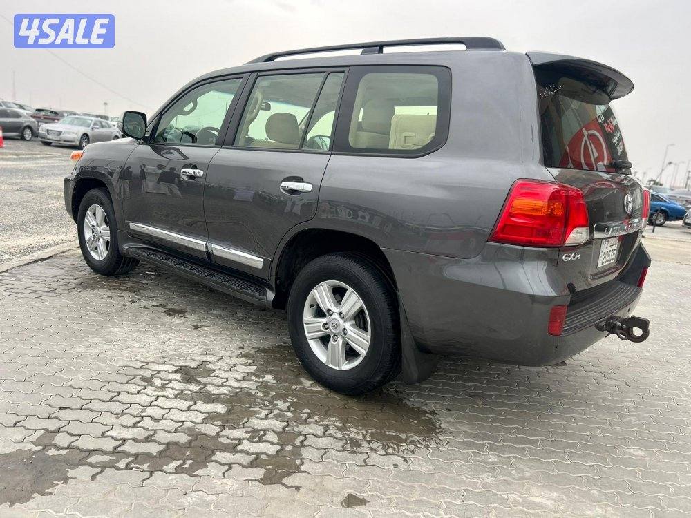 تويوتا لاند كروزر GX.R -V8 موديل 2014 ماشى 236.000 k.m  وارد الساير.3