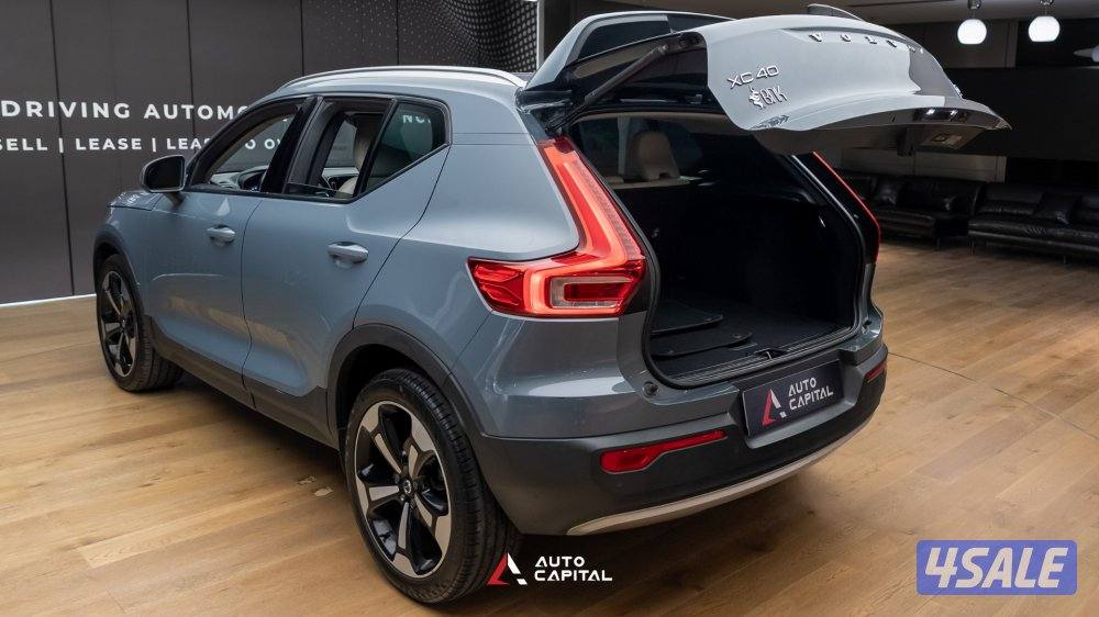 Volvo XC40 T4 - Luxury City Car1