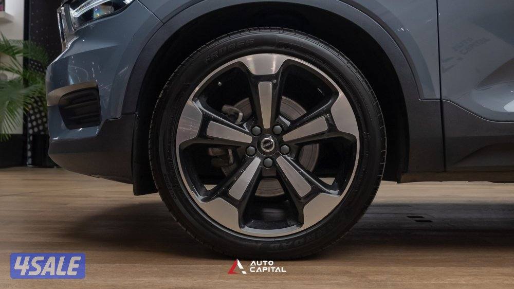 Volvo XC40 T4 - Luxury City Car11