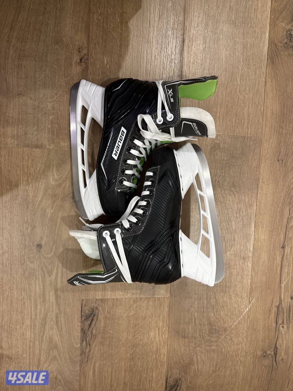 Skating shoes/حذاء تزحلج0