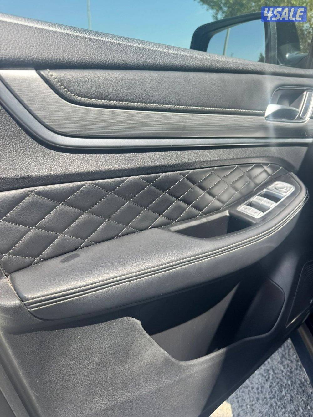 للبيع جيب MG RX8 موديل 20228