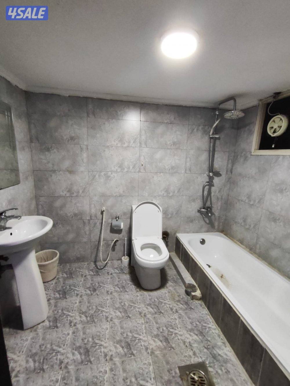 شقه خلو للايجار بحولي غرفتين وصاله كبيره ومطبخ وحمام13