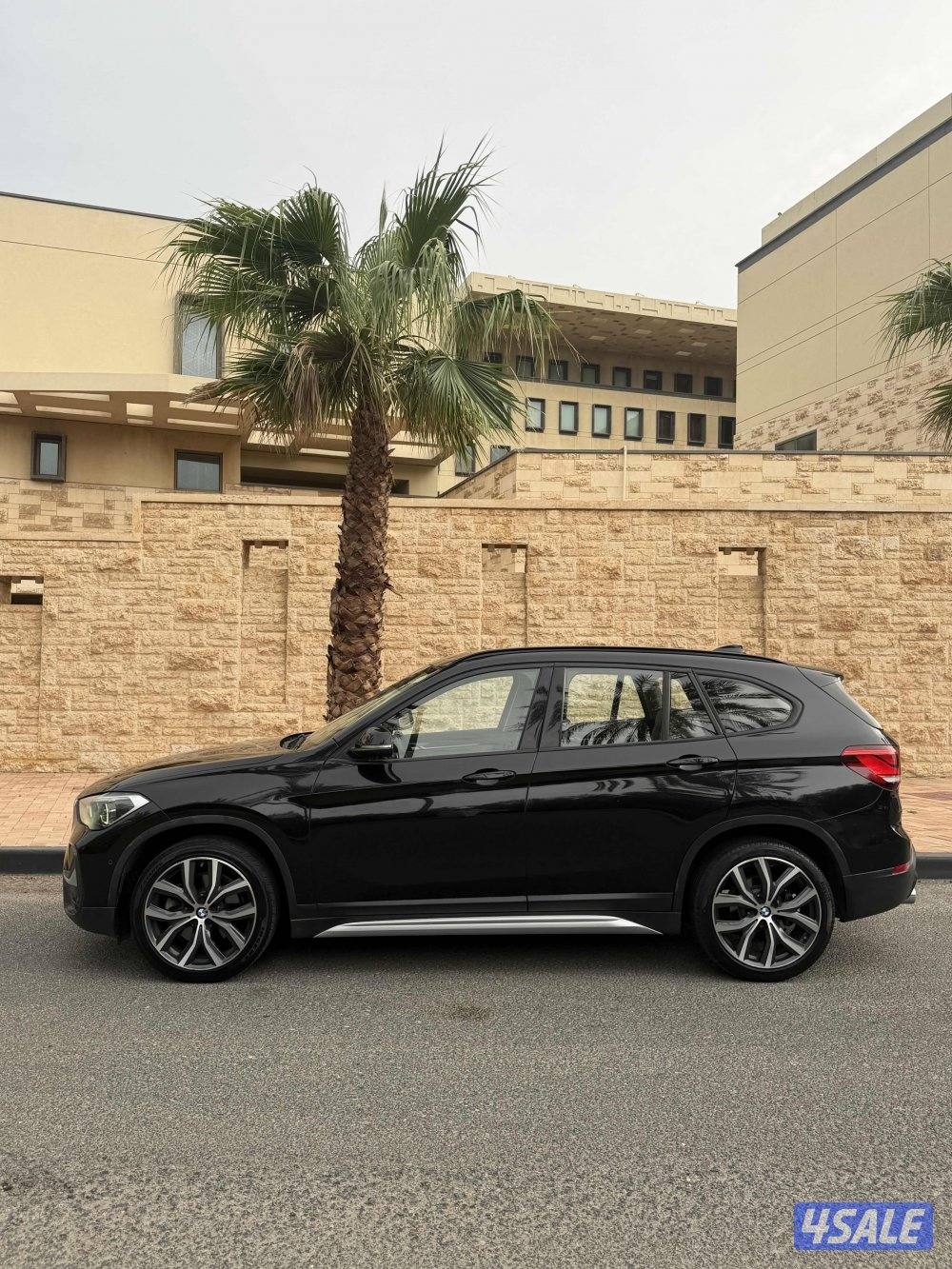 فنطيس للبيع جيب بي ام X1 موديل 20204