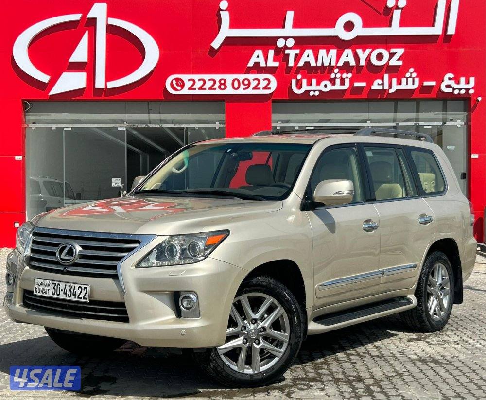 لكزس LX570 درجة ثانيه  موديل 2014 ماشى 220.000 k.m  وارد الساير0