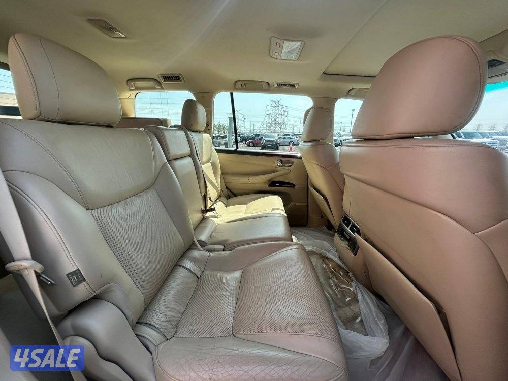 لكزس LX570 درجة ثانيه  موديل 2014 ماشى 220.000 k.m  وارد الساير4