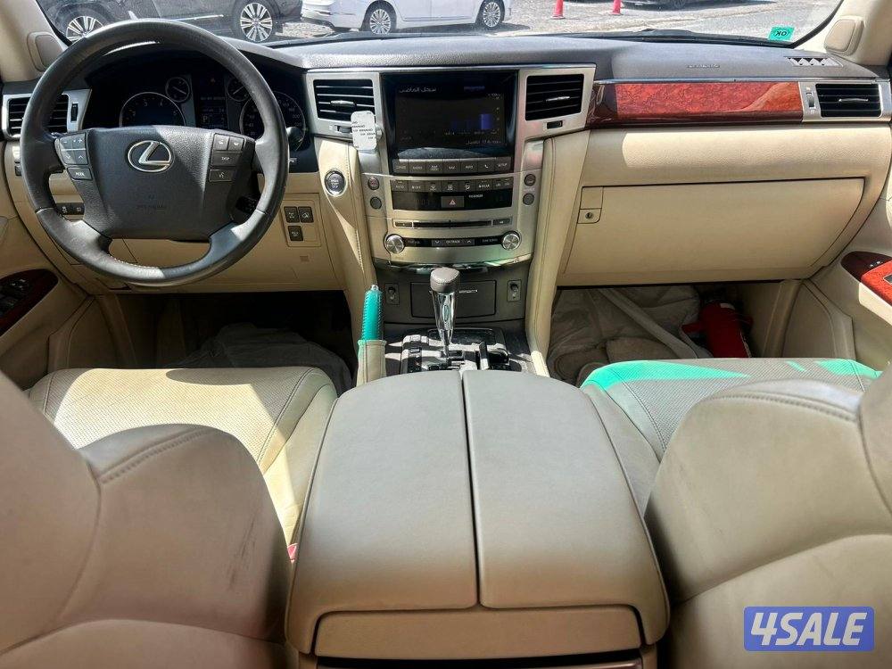 لكزس LX570 درجة ثانيه  موديل 2014 ماشى 220.000 k.m  وارد الساير5