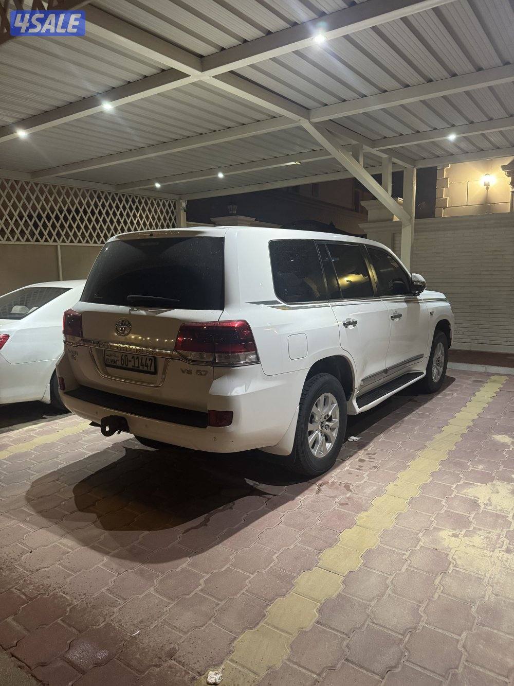 للبيع لاند كلوزر VX.R ابيض4