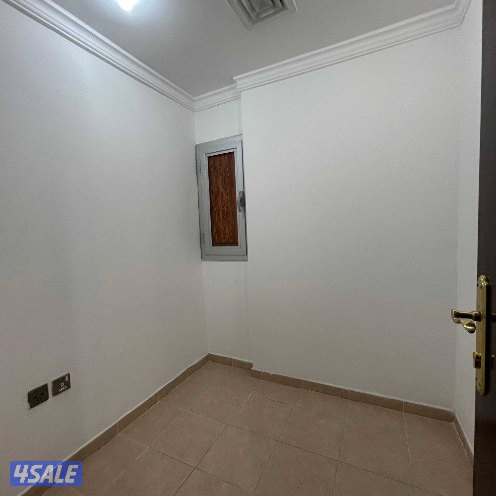 شقة  إطلالة بحرية مباشرة للإيجار في السالمية5