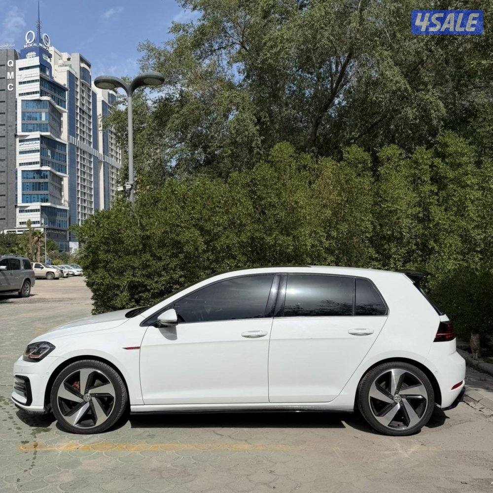 للبيع جولف GTI بحالة نادرة 20192