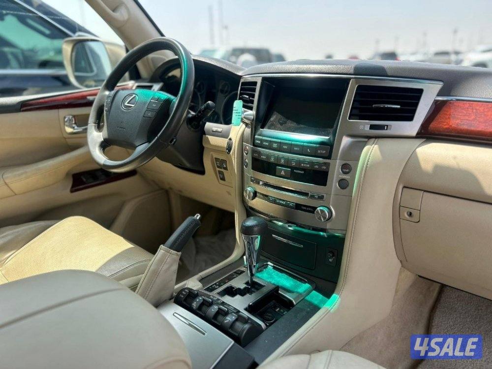 لكزس LX570 درجة ثانيه  موديل 2014 ماشى 220.000 k.m  وارد الساير6