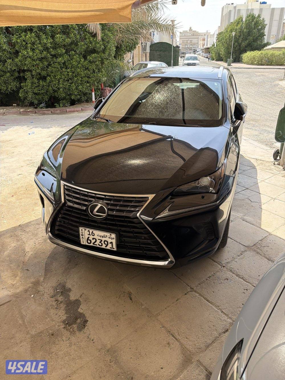 سيارة لكزس nx2019 فل مواصفات ماشية ١١٠ الف السيارة نظيفة0