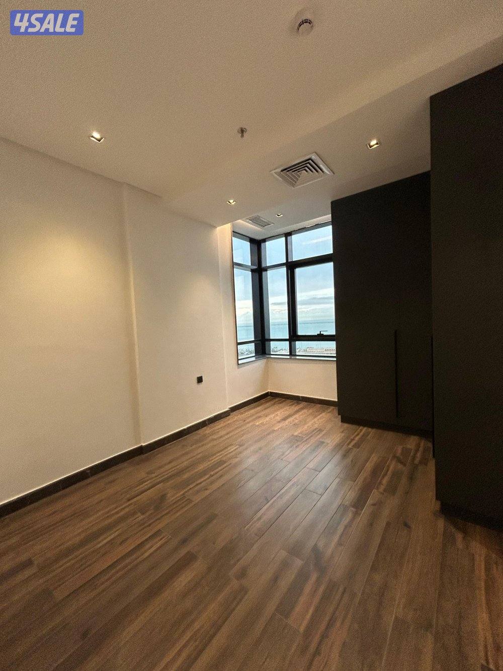 شقة نصف مفروشة للإيجار في مدينة شرق – إطلالة بحر مباشرة مع شهرين مجاني1