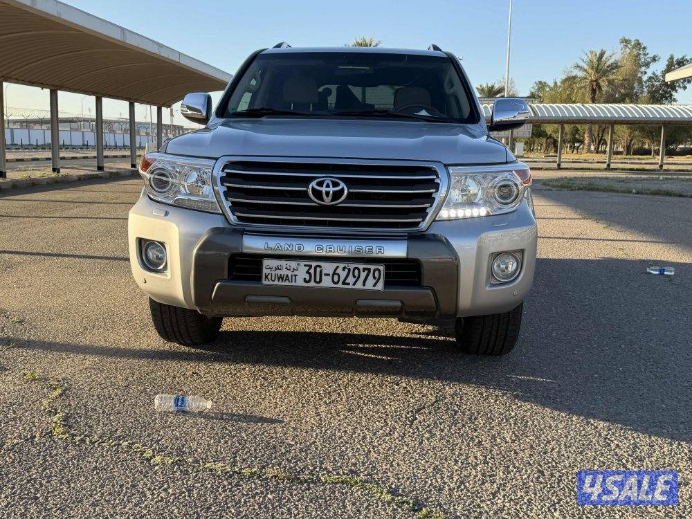 للبيع لاند كروزر GXR 20152