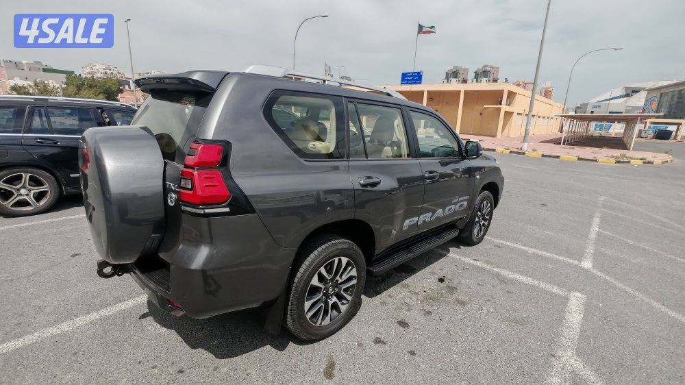 برادو 2022 فل مع فتحه صبغ وكاله جلد بحاله ممتازه عداد 72 الف نظيفه3