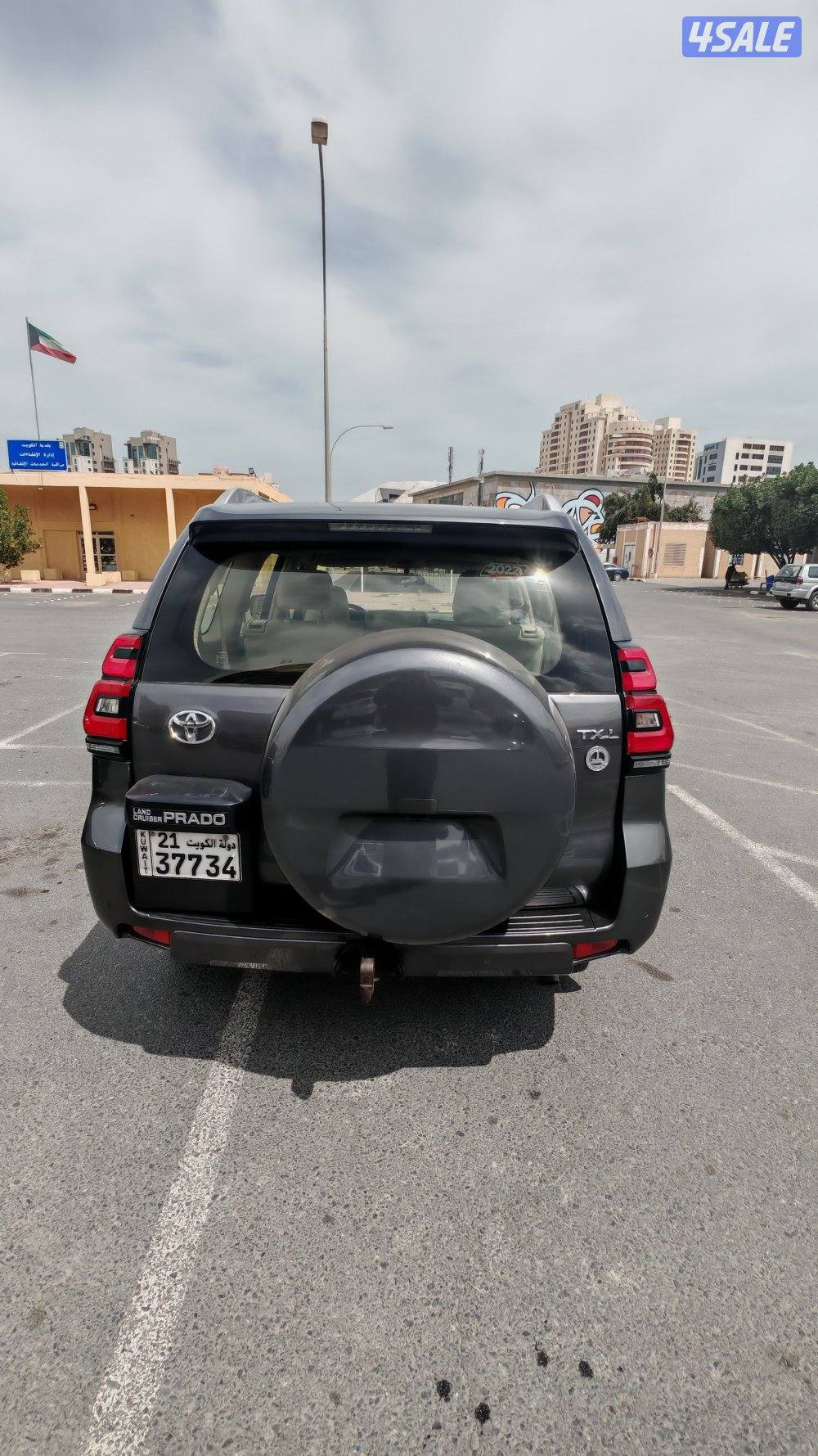 برادو 2022 فل مع فتحه صبغ وكاله جلد بحاله ممتازه عداد 72 الف نظيفه4