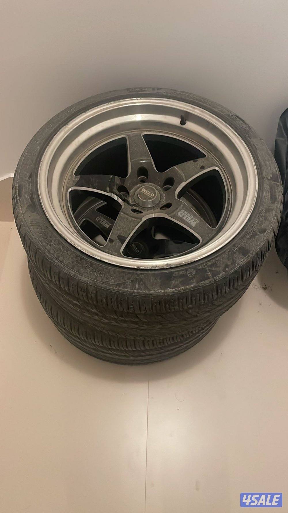 ولدات عرضين حجم 18 فيهم جم طقه بس امورهم طيبه0