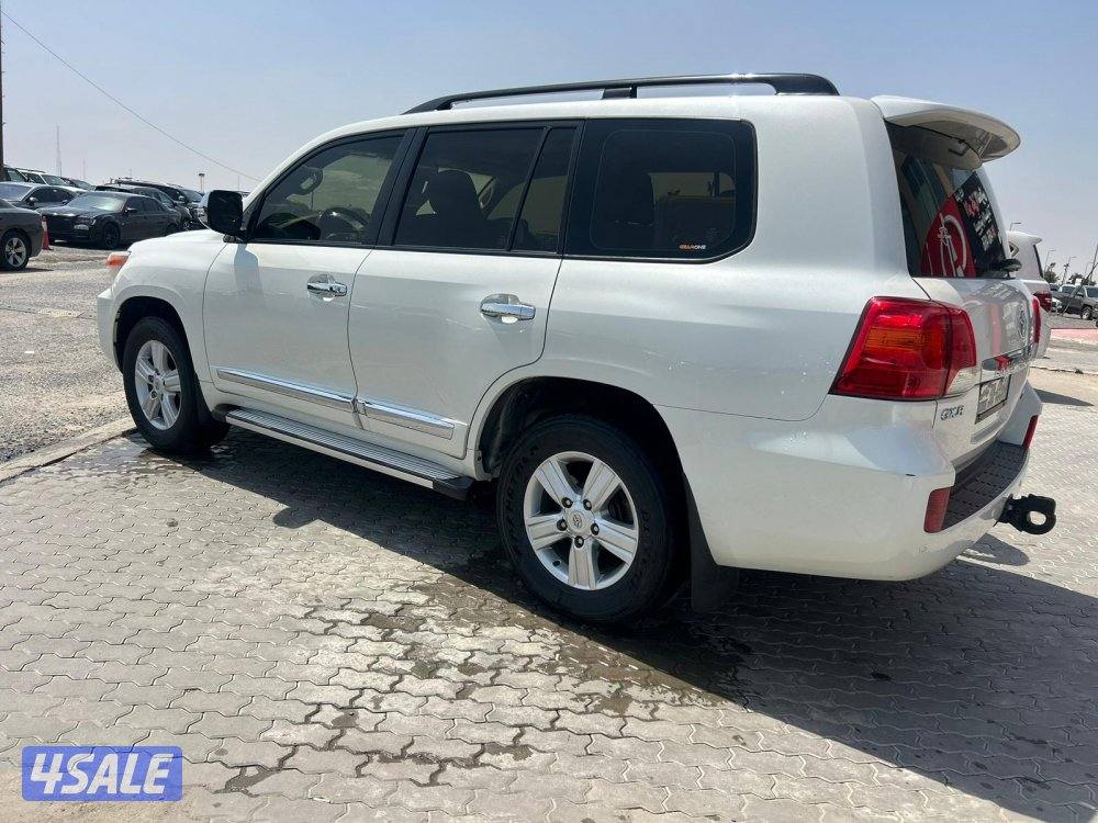 لاند كروزر GXR .V6 موديل 2015 ماشى 287.000 k.m  وارد الساير.صبغ وكالة3