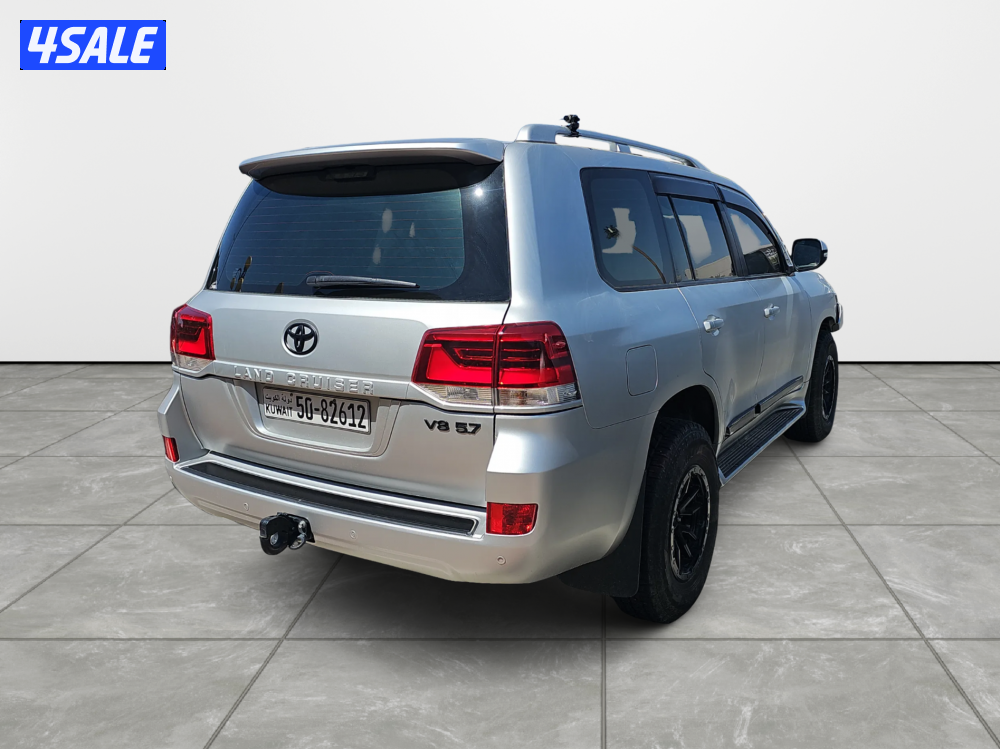 Toyota Land Cruiser1