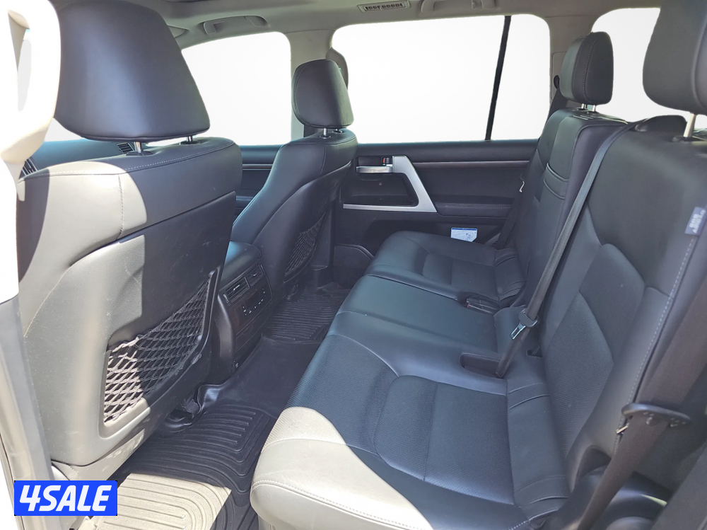 Toyota Land Cruiser5