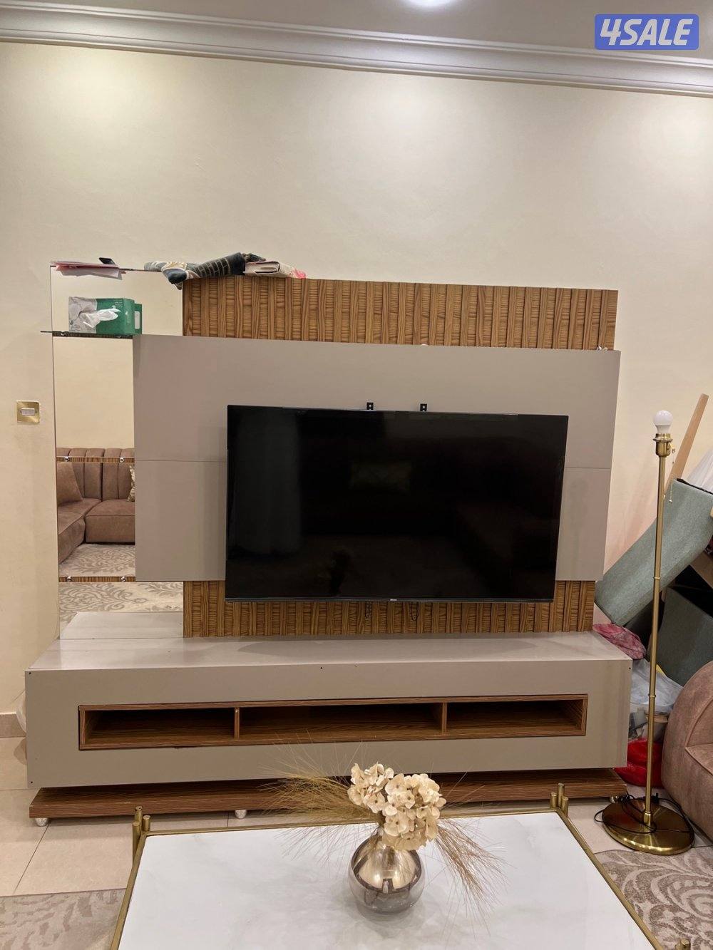 اثاث بحاله ممتازه جلسه كنب مع الستاره و المكتبه فقط2