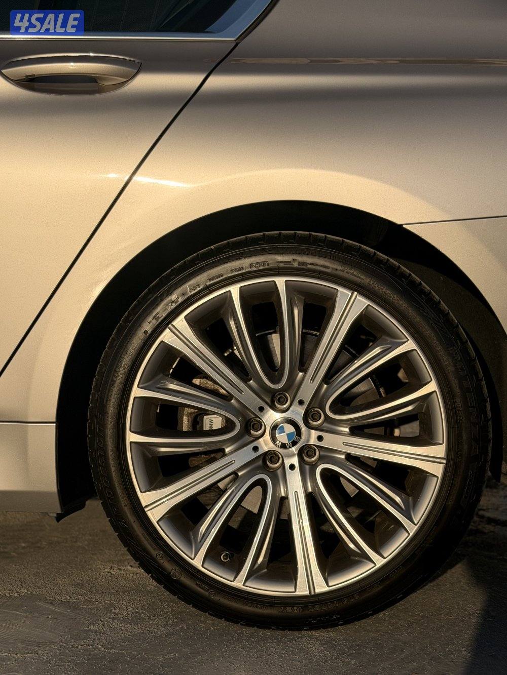 للبيع BMW 740 LI عداد 49 الف وارد الغانم6