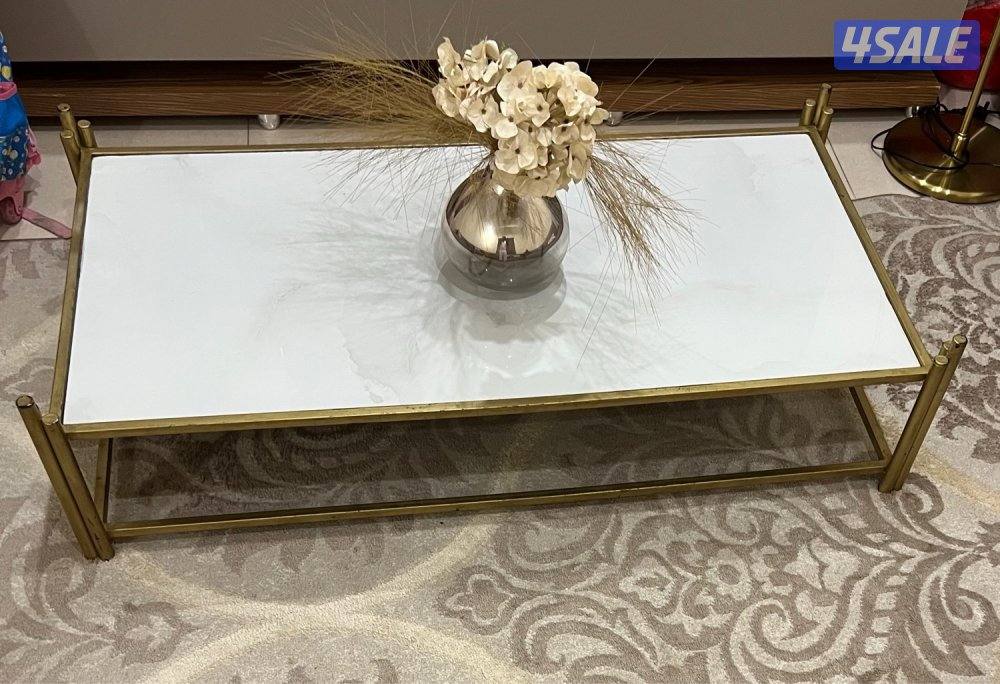 اثاث بحاله ممتازه جلسه كنب مع الستاره و المكتبه فقط4