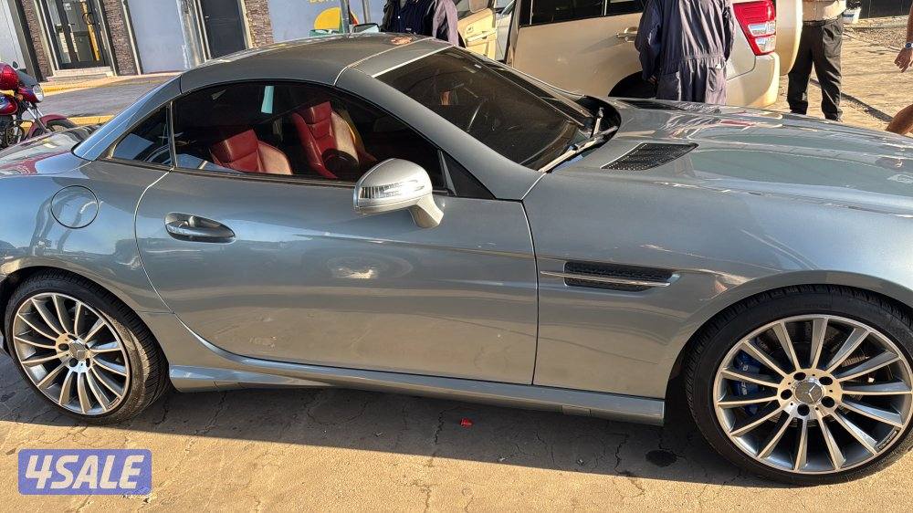 للبيع مرسيدس slk200 موديل 2013 ماشي ١٤٠ الف4